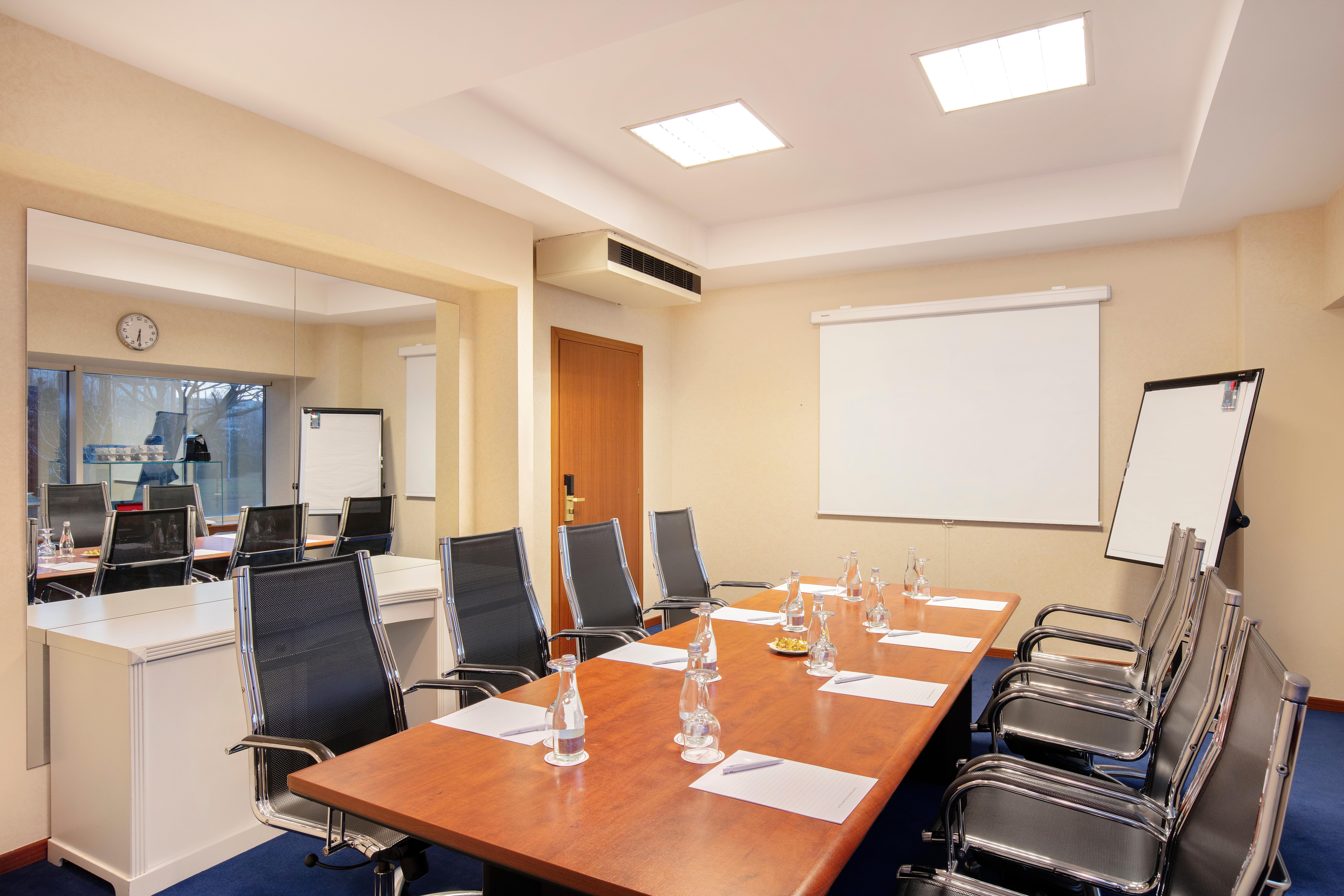 Crowne Plaza Bucharest By Ihg Hotell Eksteriør bilde