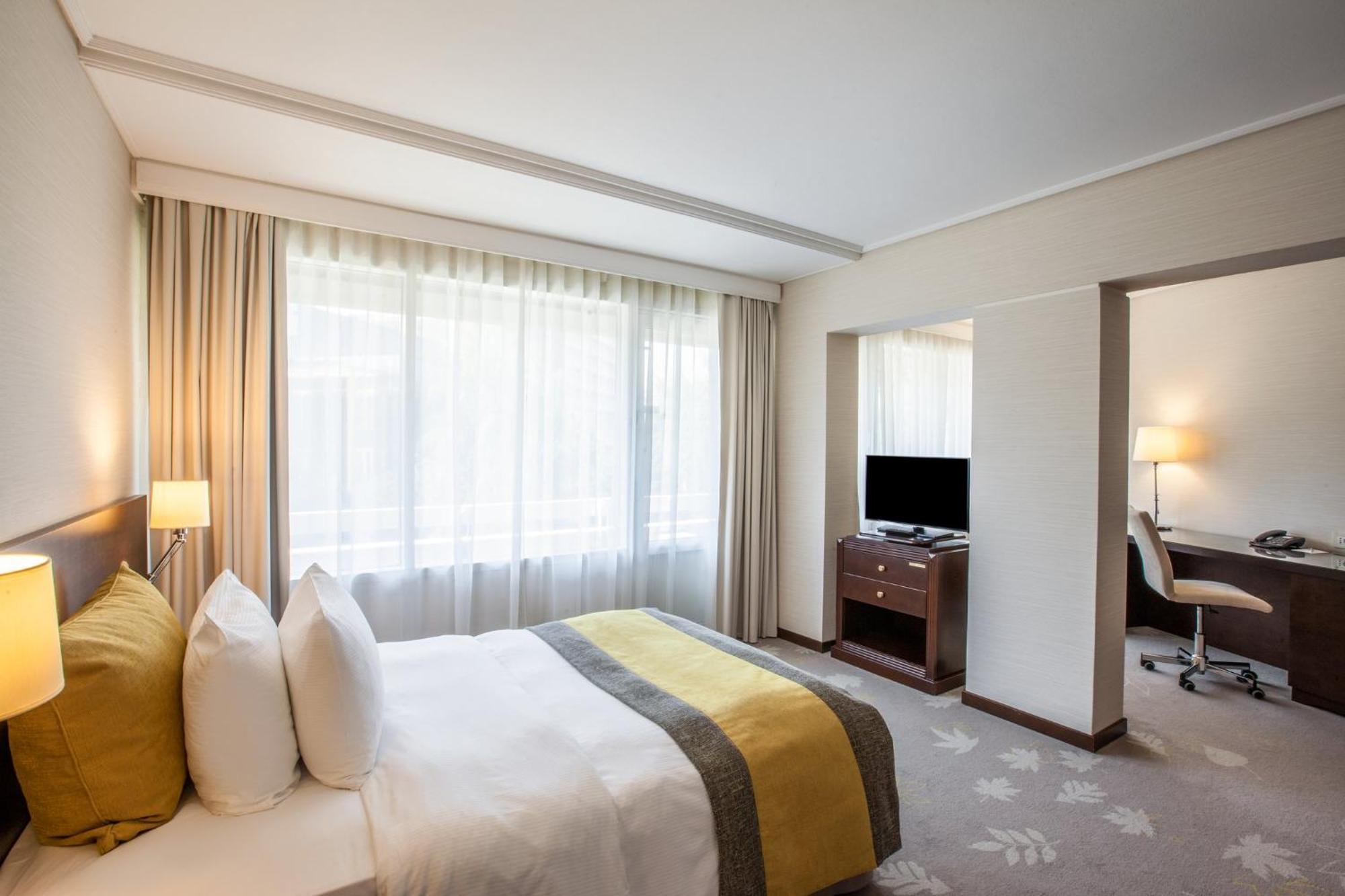 Crowne Plaza Bucharest By Ihg Hotell Eksteriør bilde